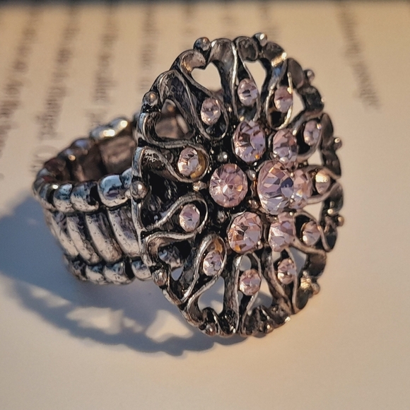 Stretchy One Size Fits All Silver Toned Ring with Lilac Rhinstones - Picture 7 of 11